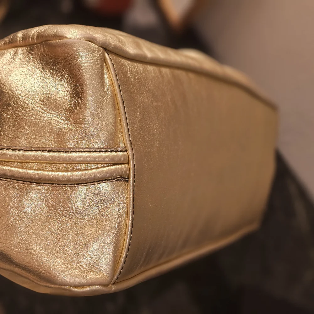 Tanner Krolle Gold Shoulder Bag - Picture 4 of 10